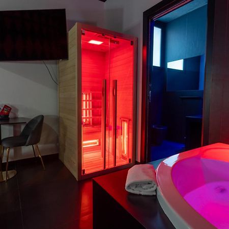 Maximum Hub Suite&Spa Палермо Екстериор снимка