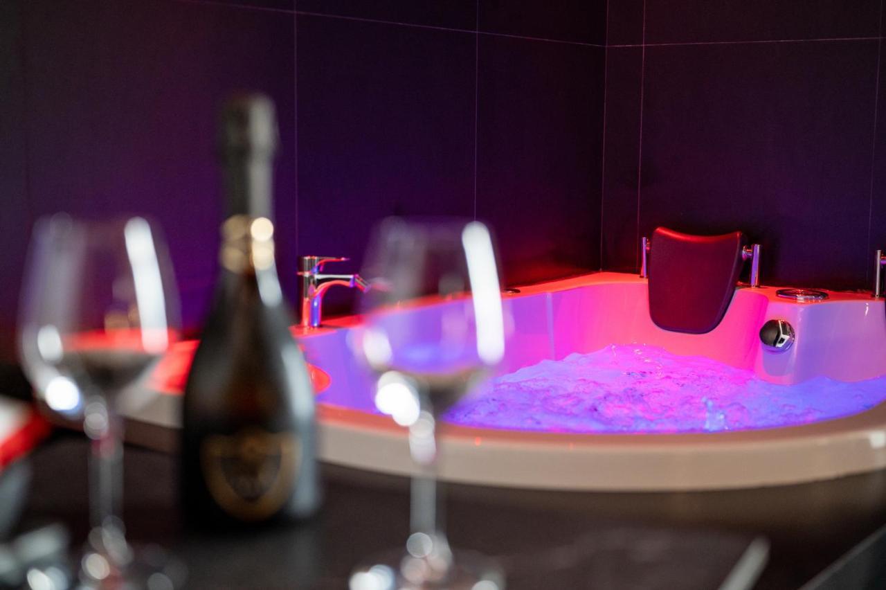 Maximum Hub Suite&Spa Палермо Екстериор снимка