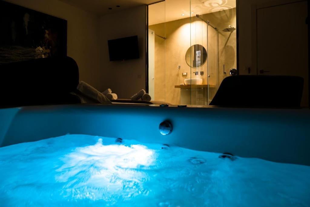 Maximum Hub Suite&Spa Палермо Екстериор снимка