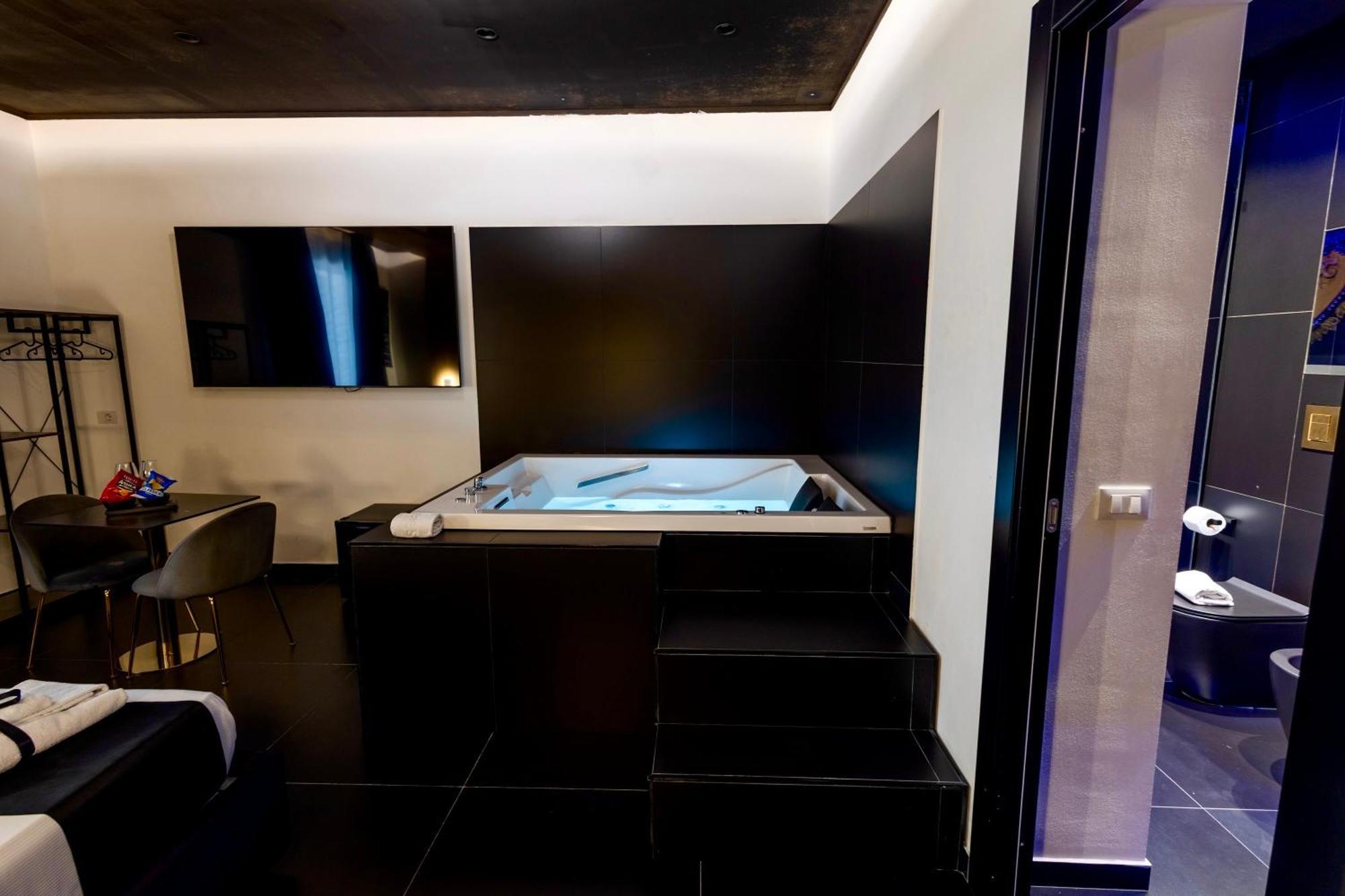 Maximum Hub Suite&Spa Палермо Екстериор снимка