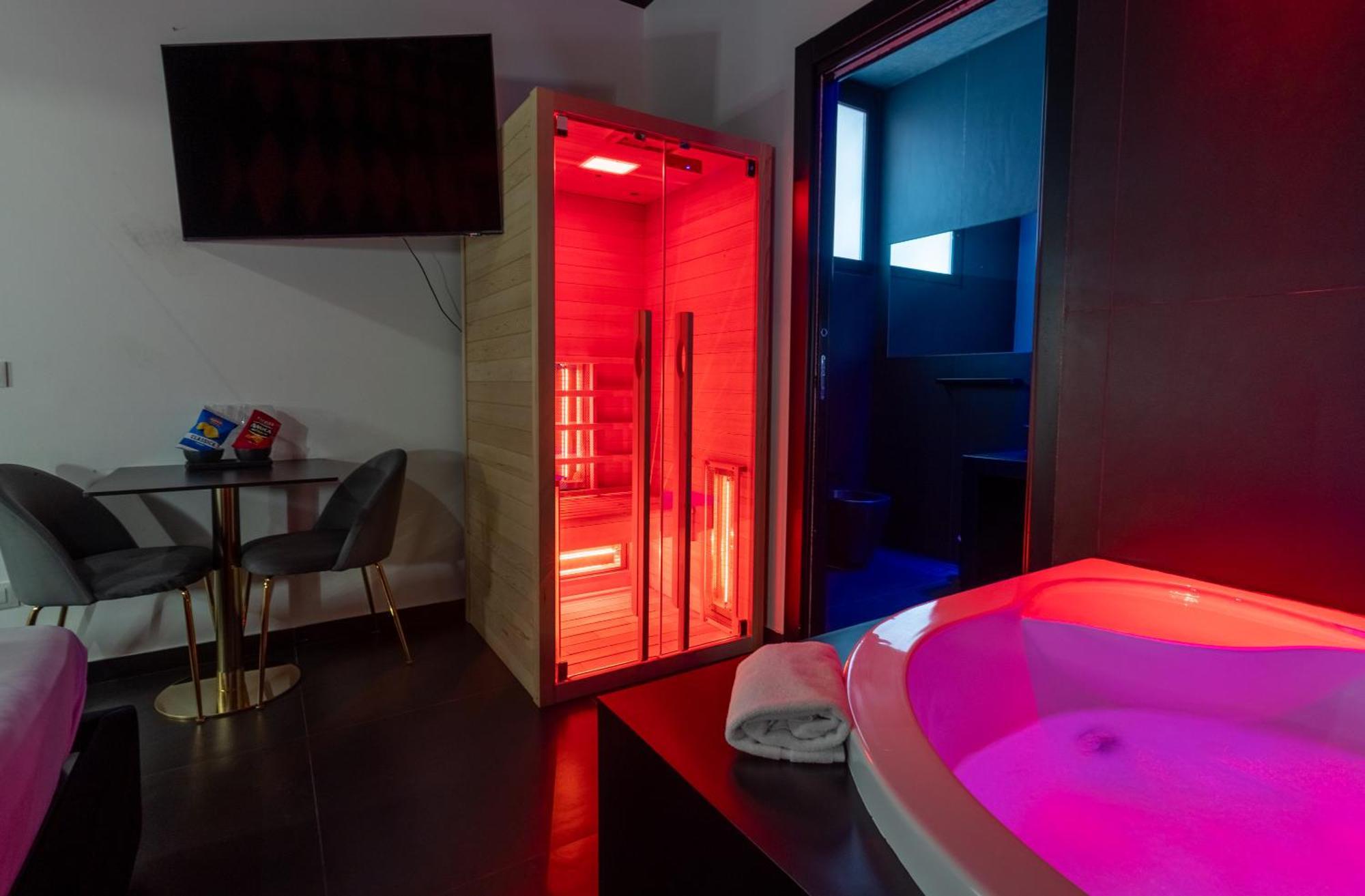 Maximum Hub Suite&Spa Палермо Екстериор снимка