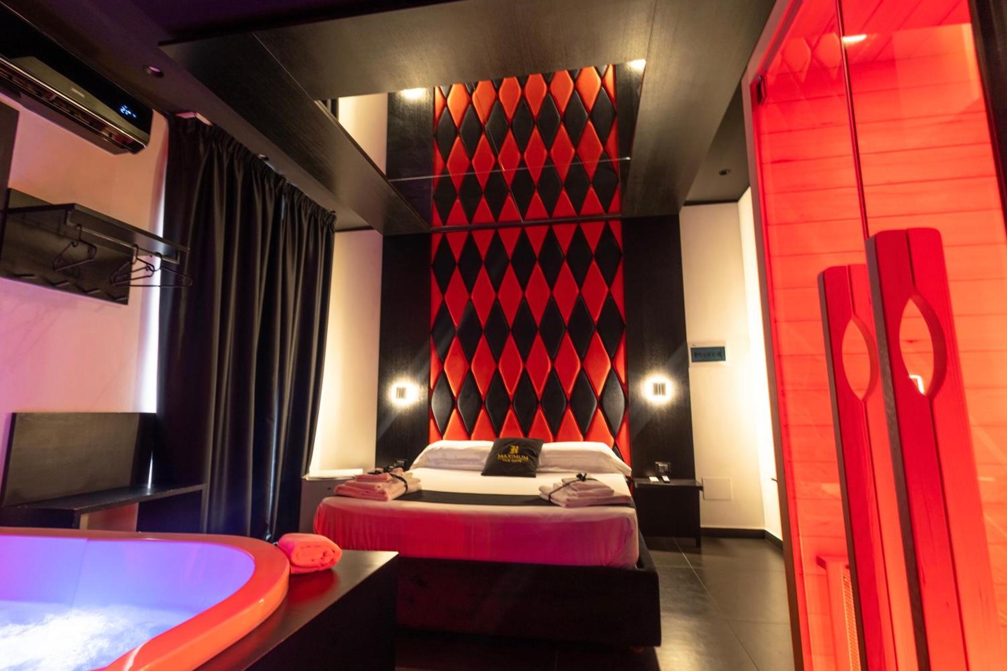 Maximum Hub Suite&Spa Палермо Екстериор снимка