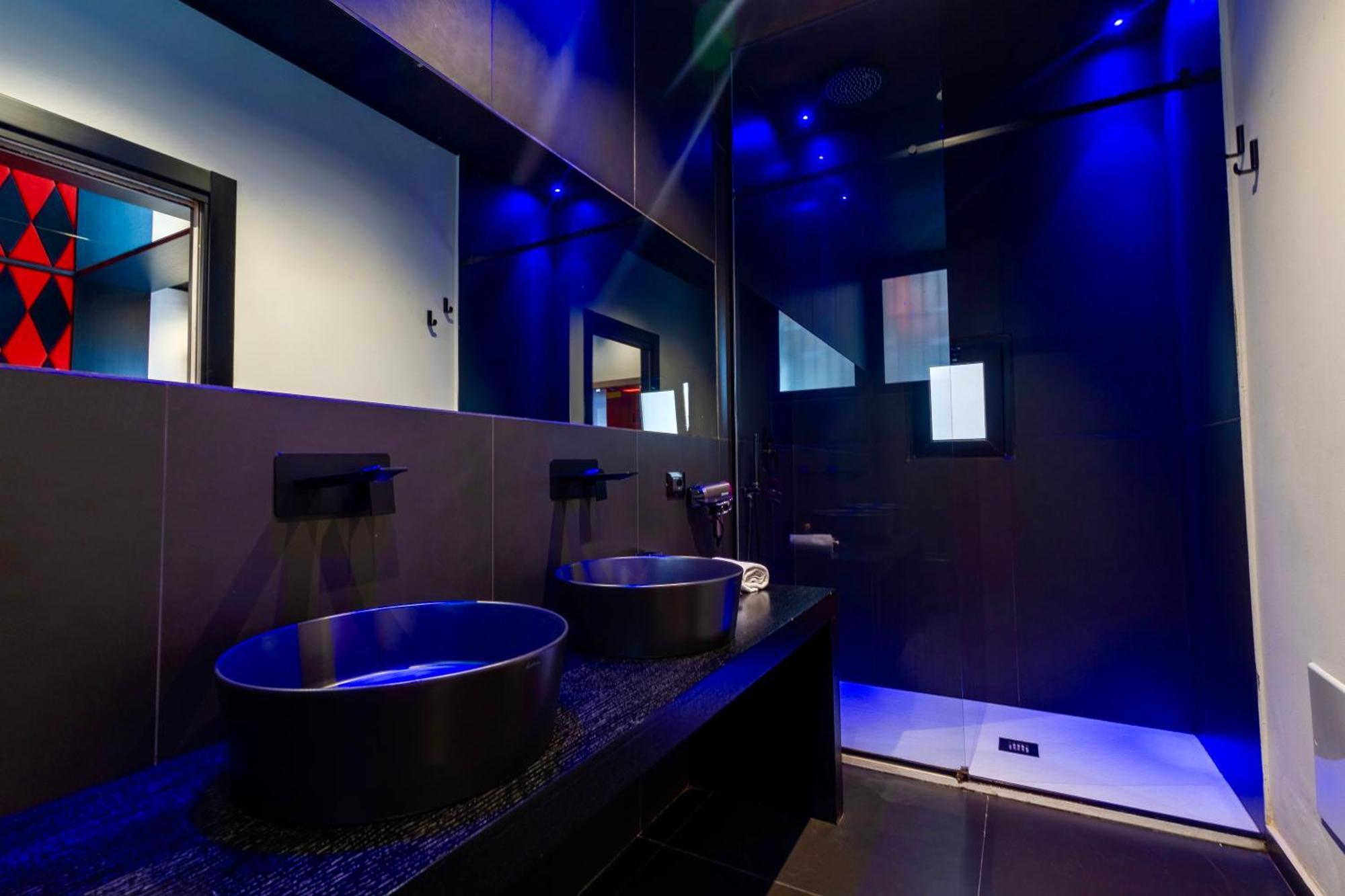 Maximum Hub Suite&Spa Палермо Екстериор снимка