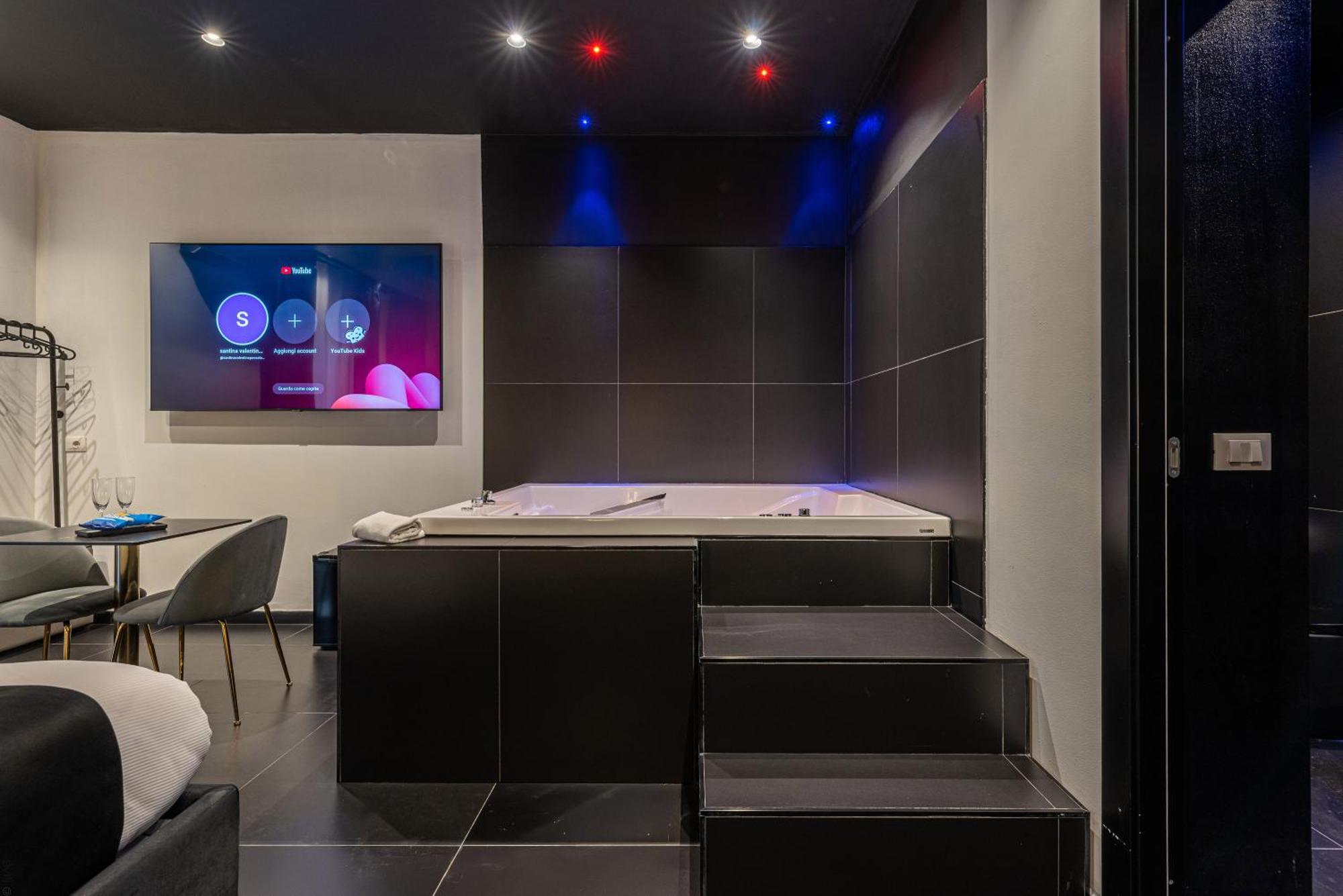 Maximum Hub Suite&Spa Палермо Екстериор снимка